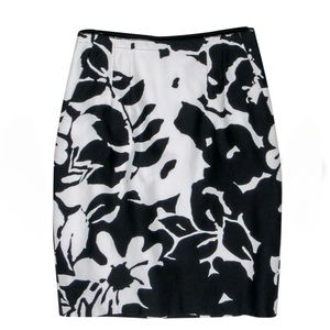 Elie Tahari for Nordstrom Black & White Pencil Skirt
New with tags - Size 4